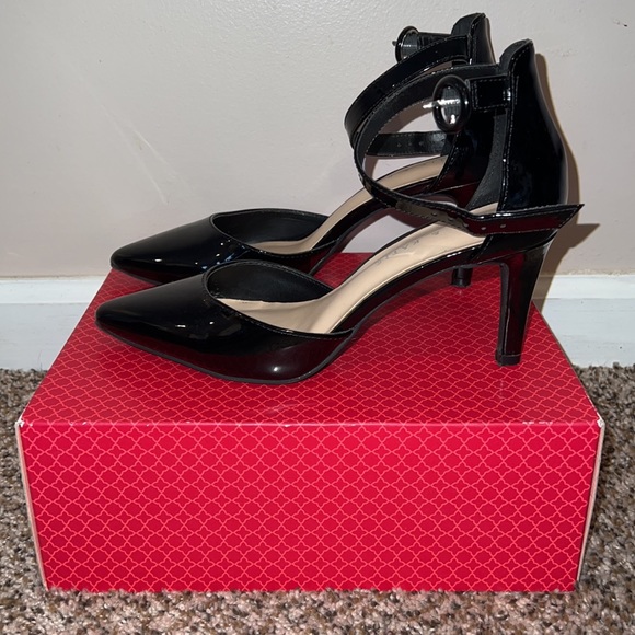 Black pointed heels - Picture 2 of 6